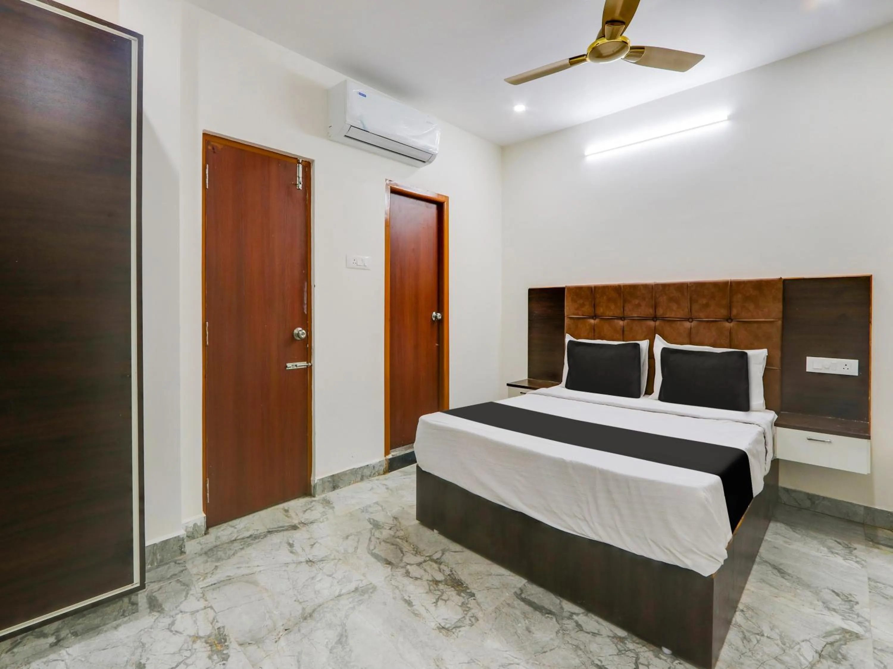 Bedroom, Bed in Super Hotel O Arjun Residency