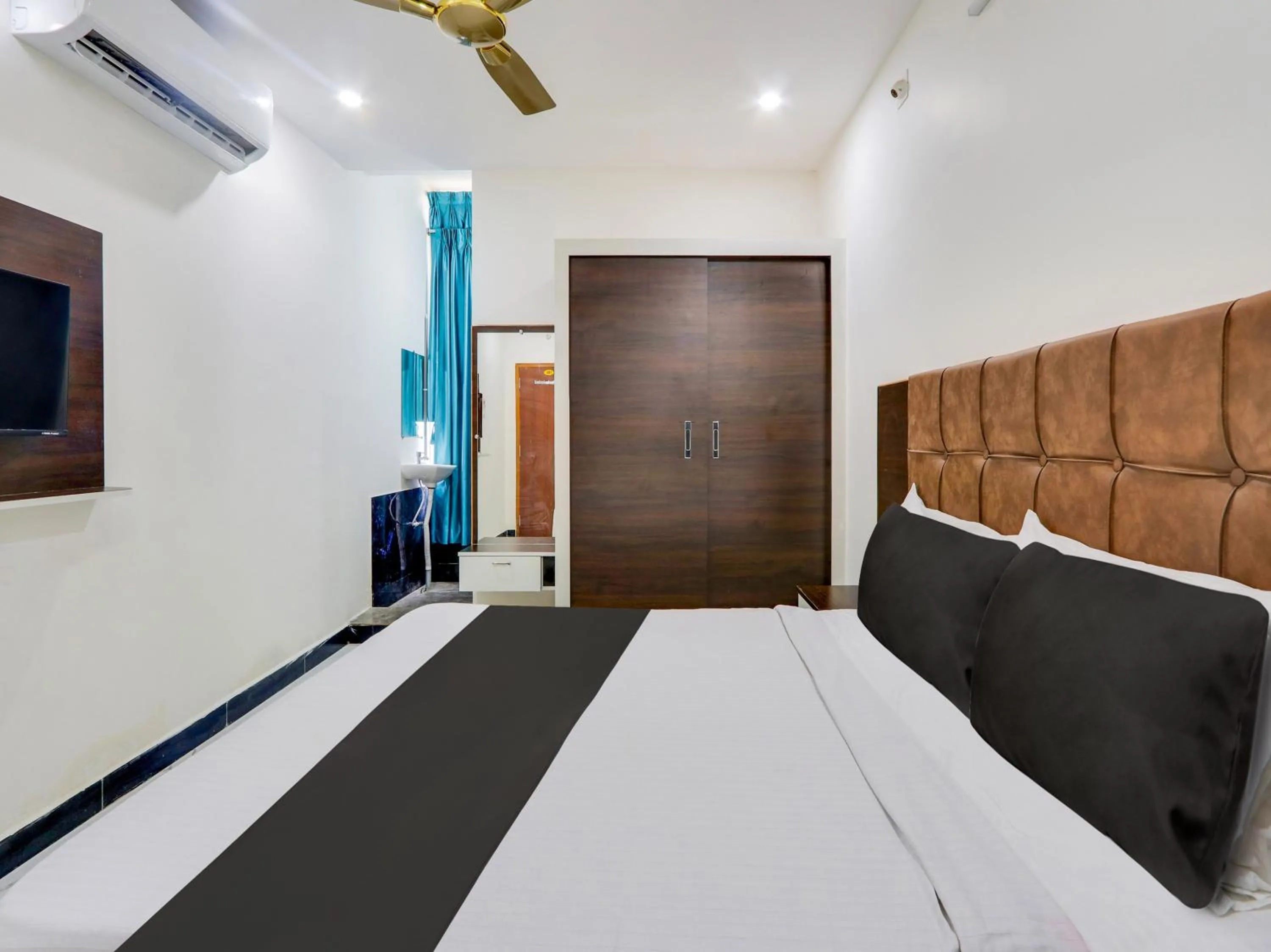 Bedroom, Bed in Super Hotel O Arjun Residency