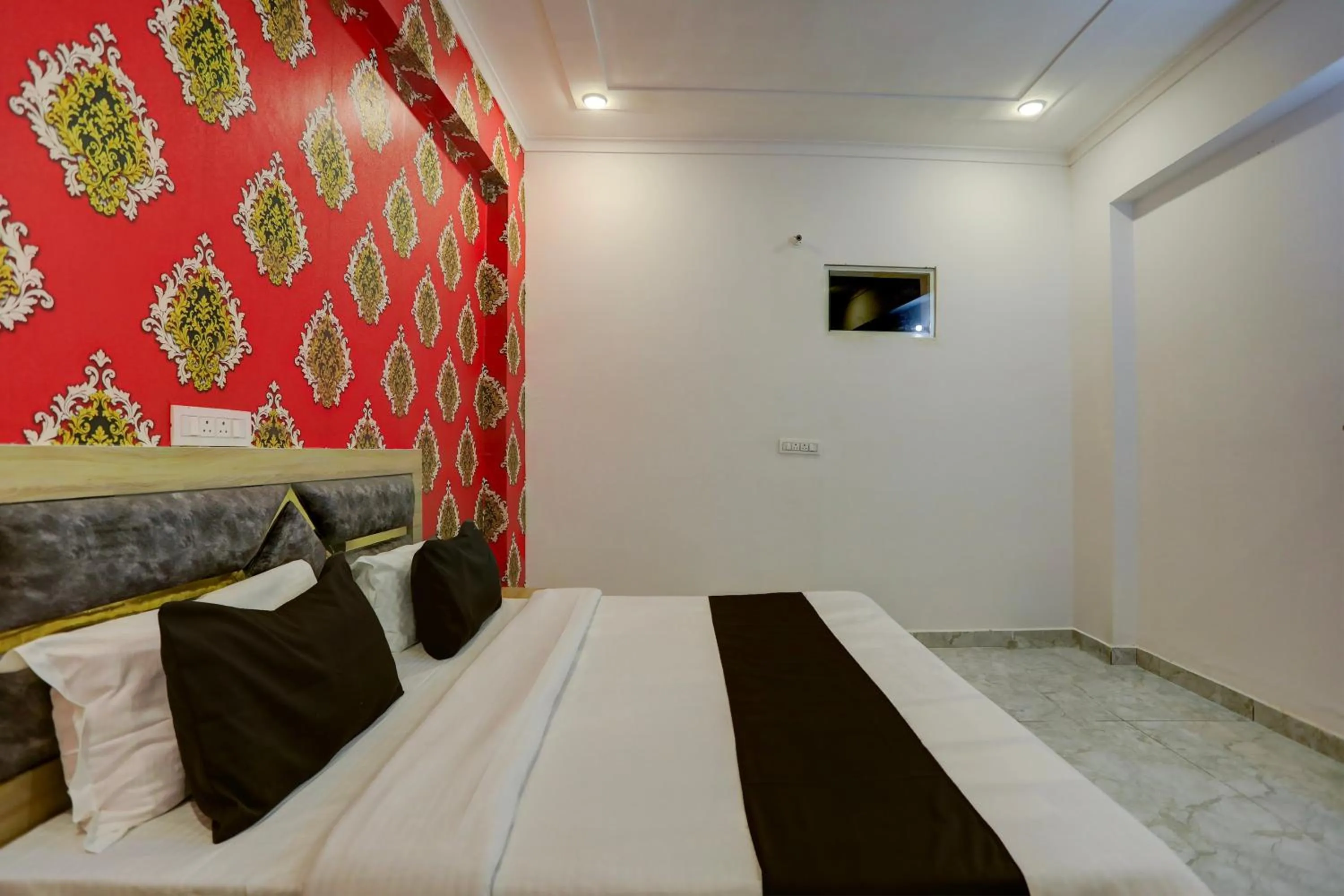 Bedroom, Bed in Hotel O BR INN