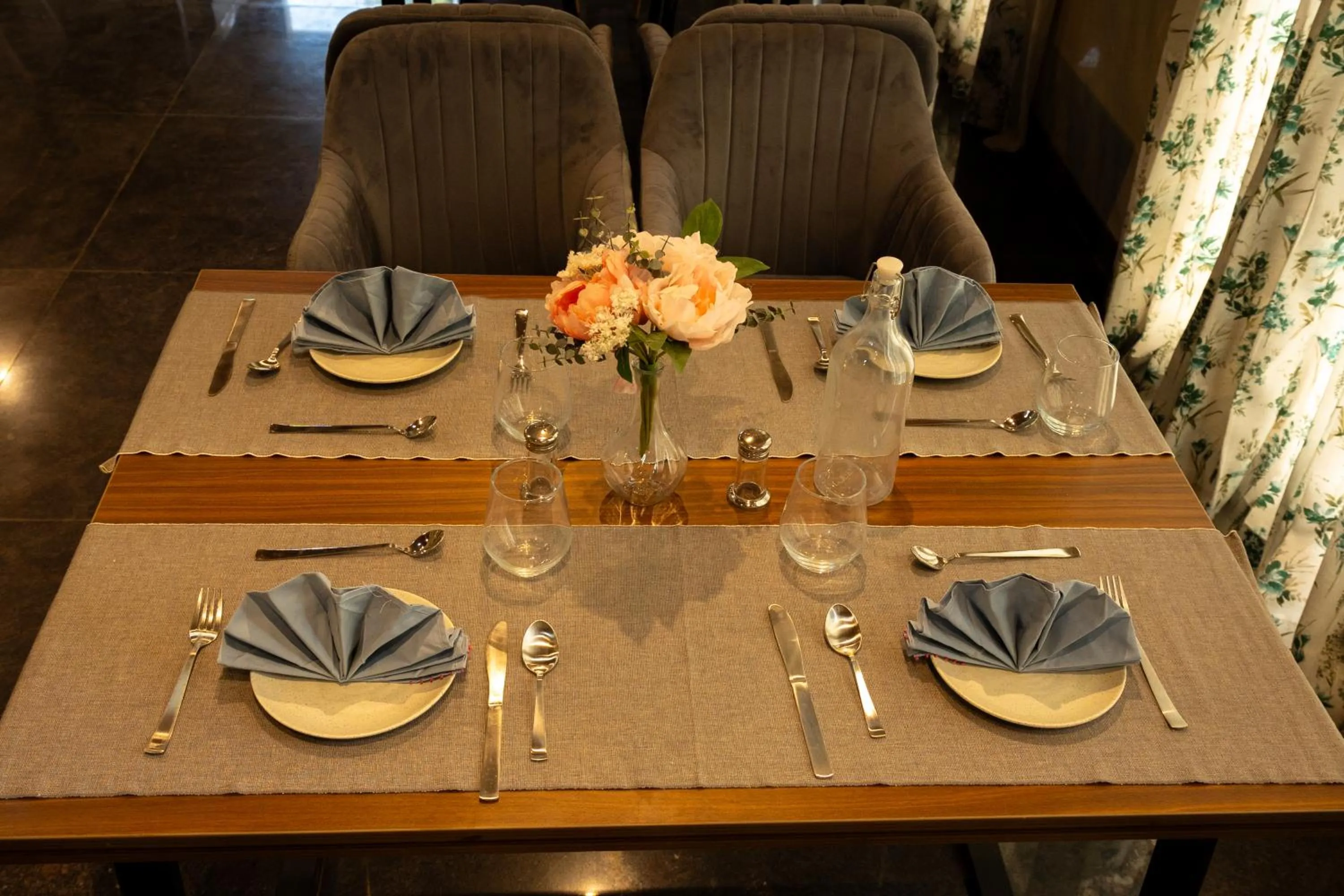 Restaurant/places to eat in Breathe Resorts