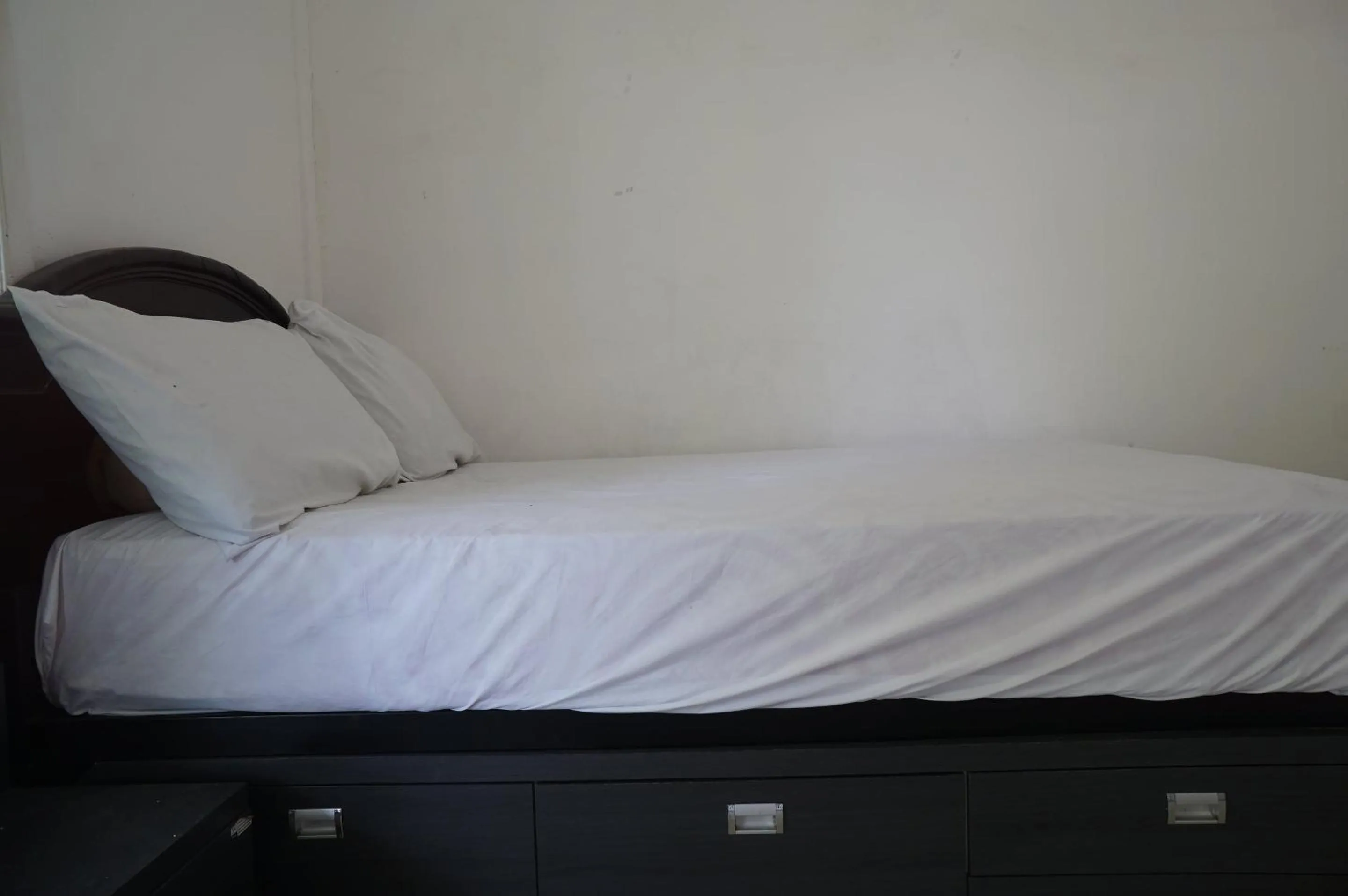 Bedroom, Bed in Hotel O Aero Kost Bu Lisa Syariah Near Pasar Tradisional Lawang