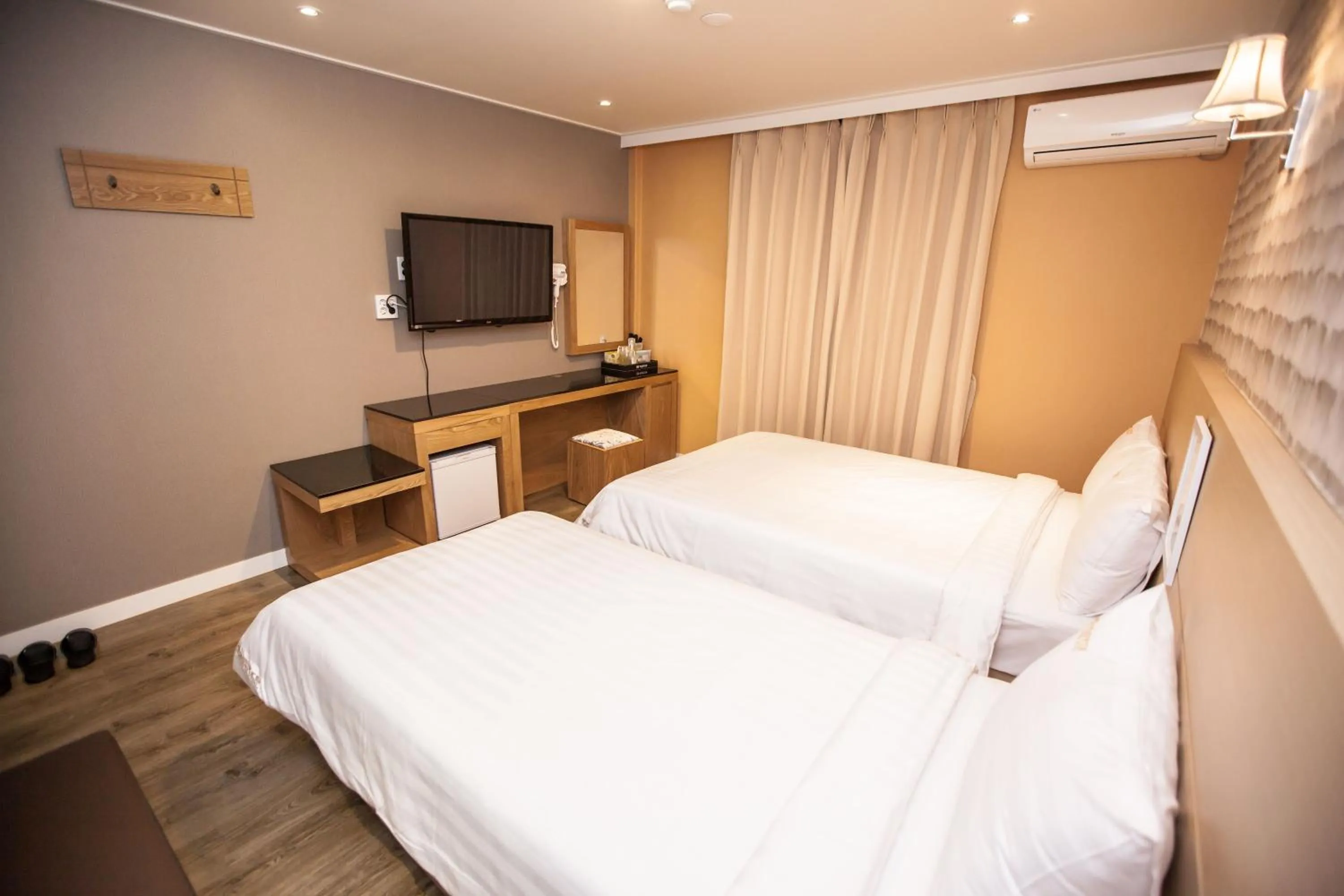 Pungnam Tourist Hotel