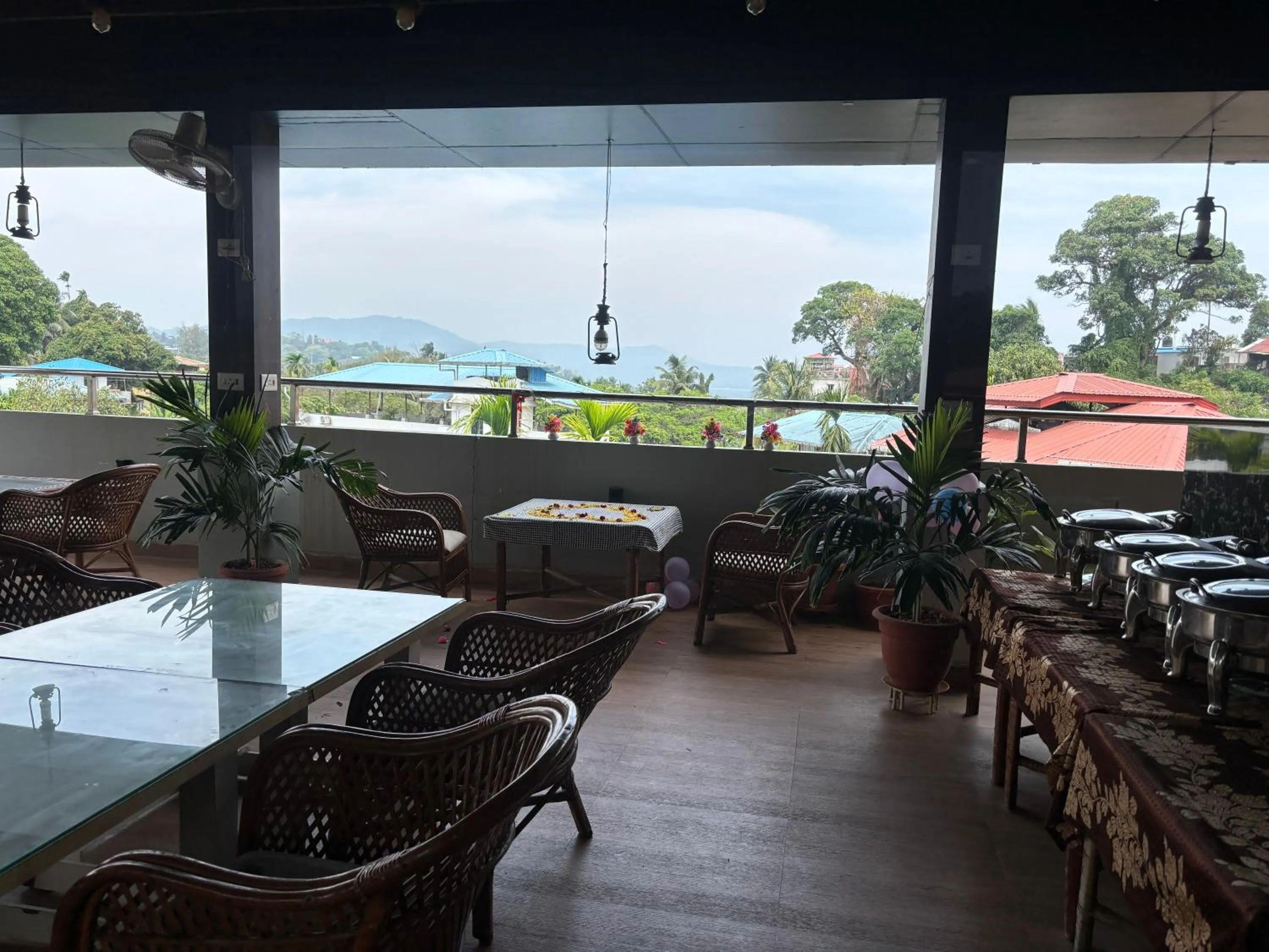 Restaurant/places to eat in Hotel Bay Walk