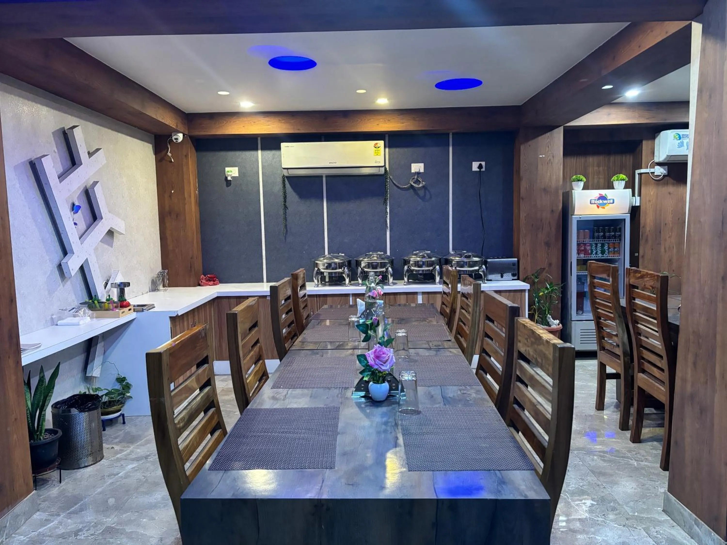 Restaurant/places to eat in Hotel Bay Walk