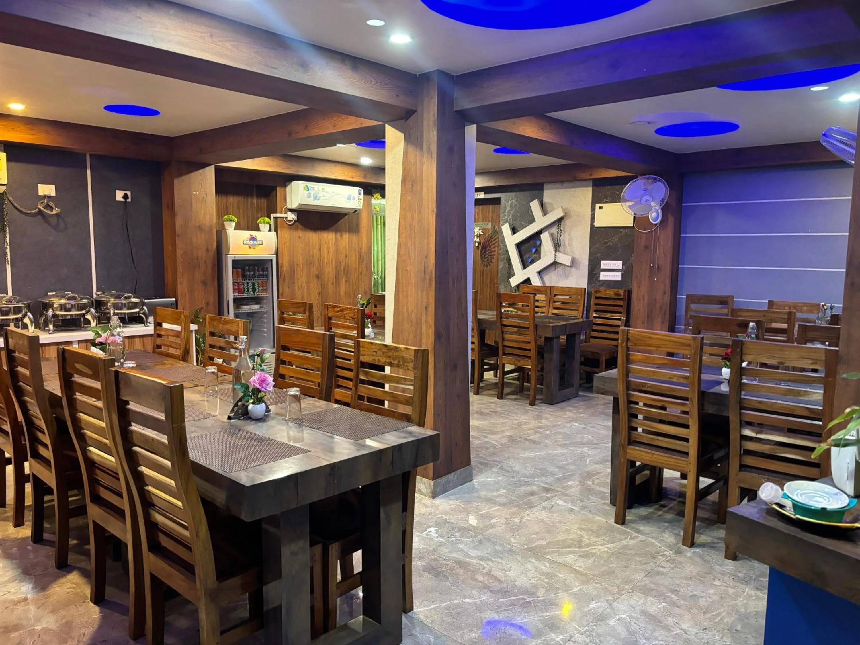 Restaurant/places to eat in Hotel Bay Walk