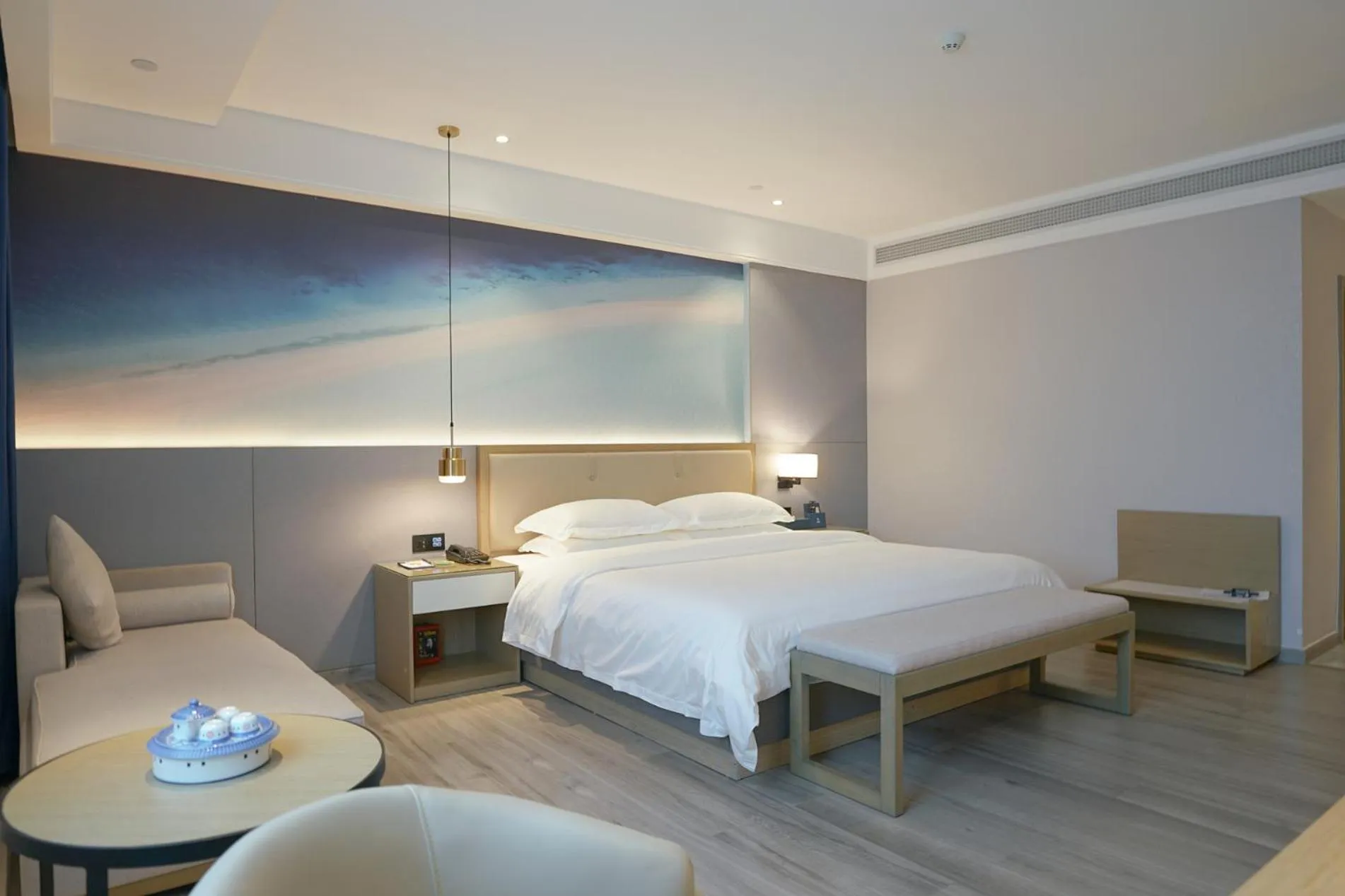 Photo of the whole room, Bed in Paco Hotel Guangzhou North Railway Station