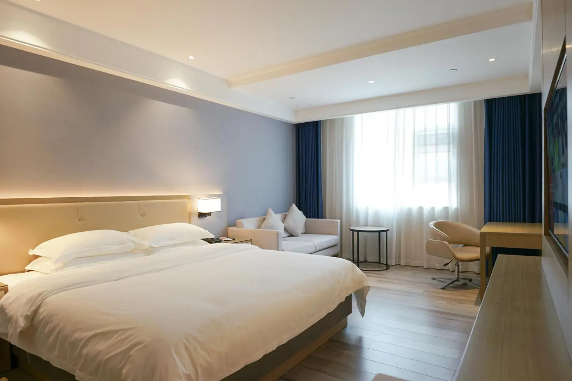 Deluxe King Room - single occupancy in Paco Hotel Guangzhou North Railway Station Deluxe King Room - single occupancy in Paco Hotel Guangzhou North Railway Station