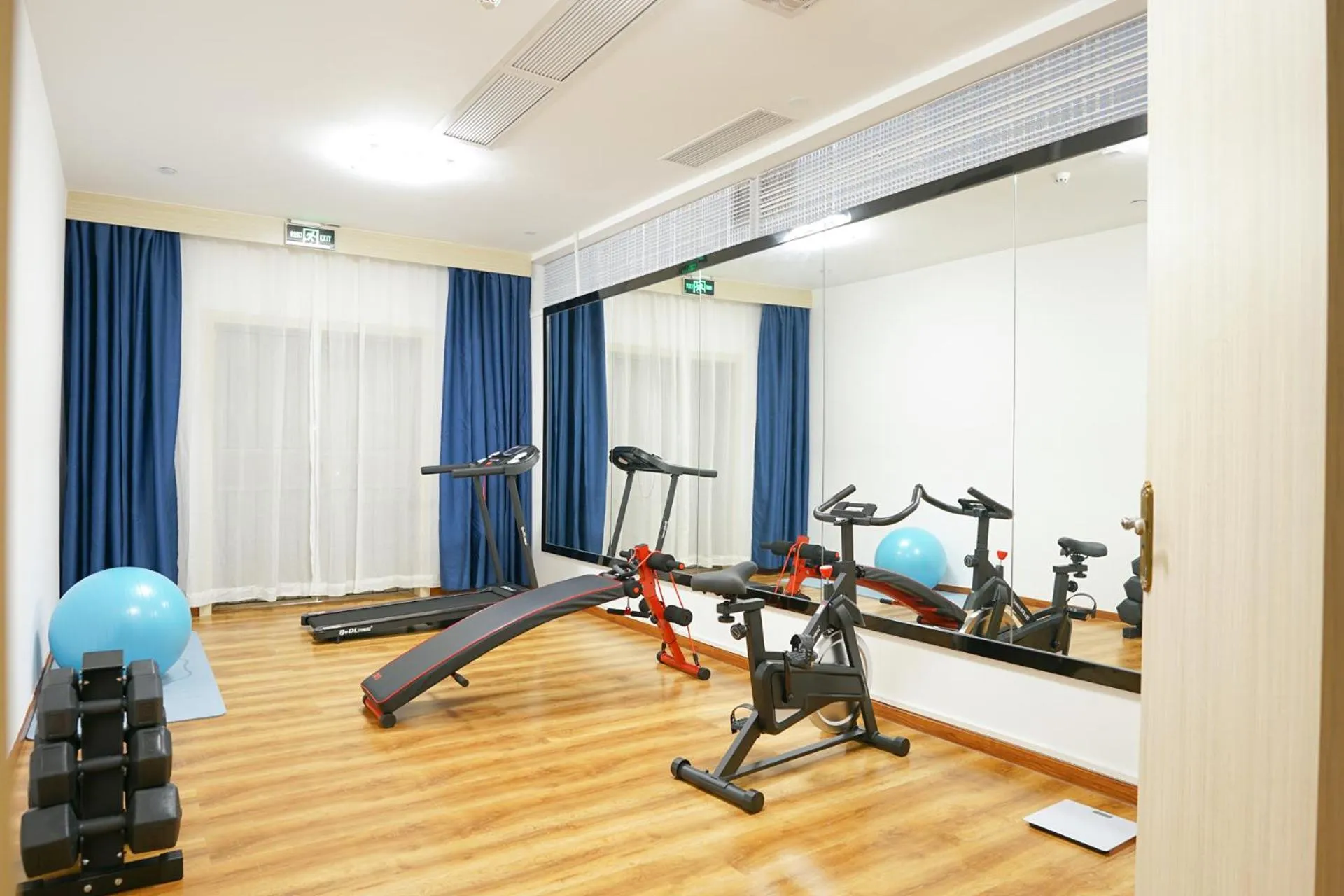 Fitness centre/facilities in Paco Hotel Guangzhou North Railway Station