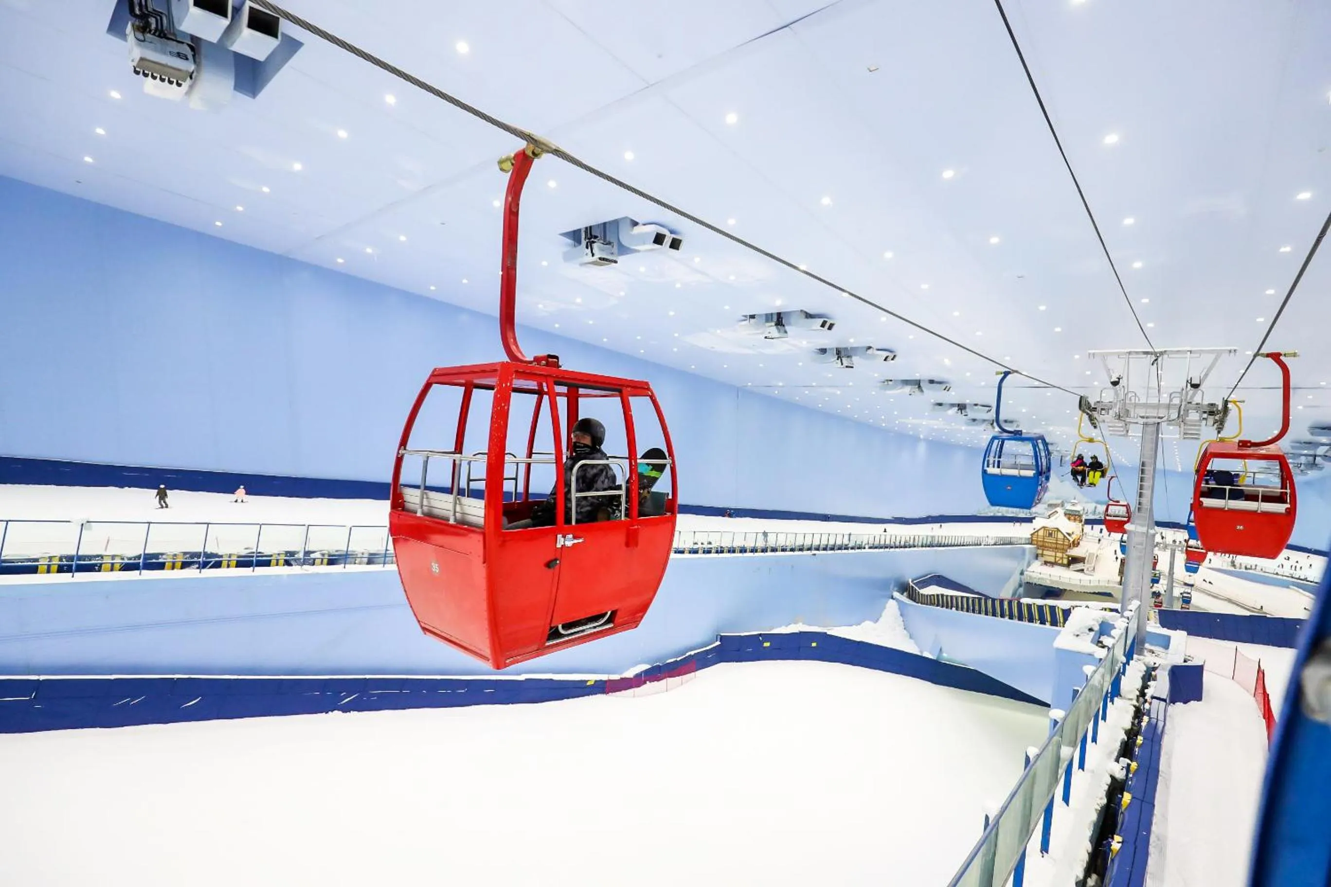 Skiing in Paco Hotel Guangzhou North Railway Station