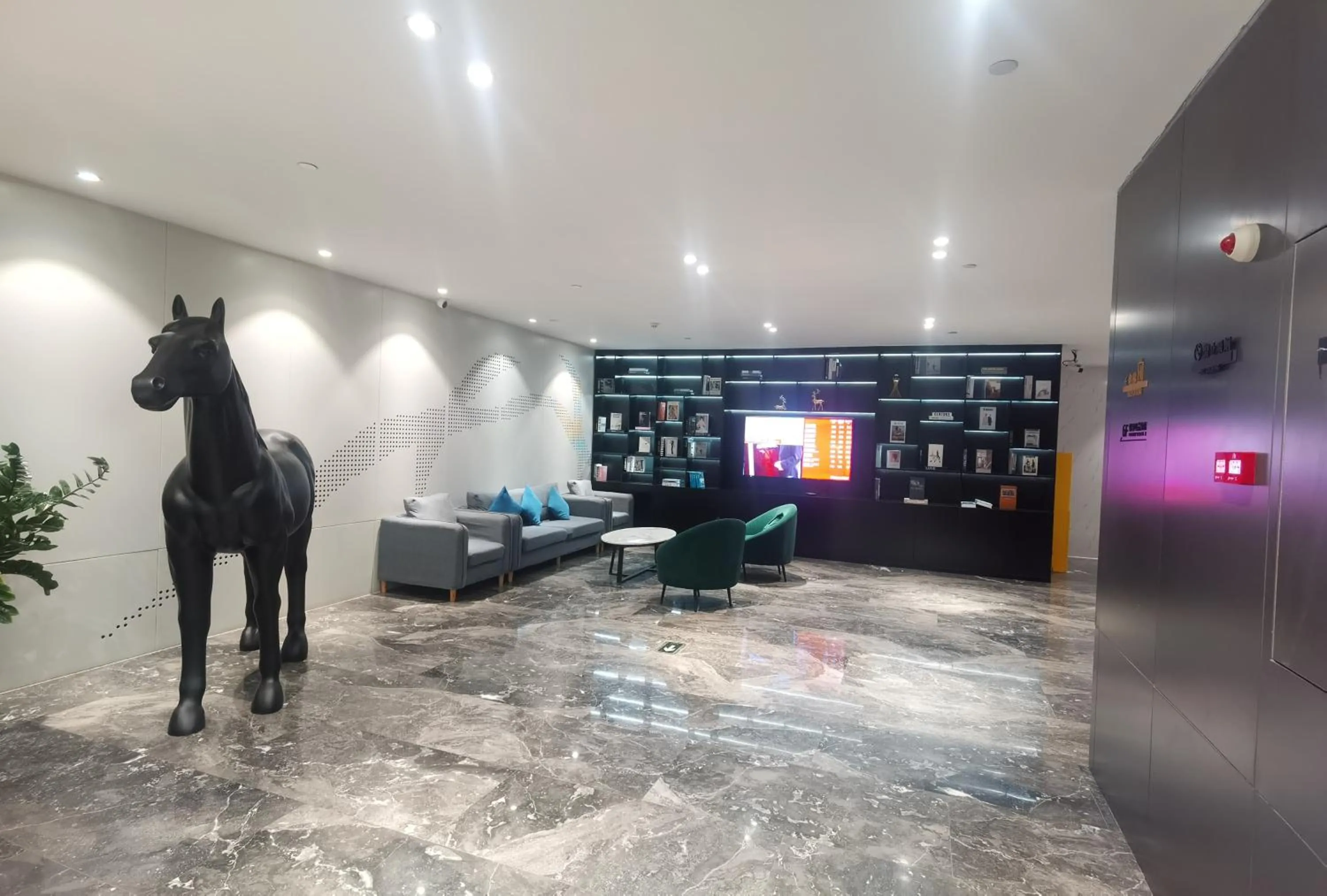 Lobby or reception in Paco Hotel Guangzhou North Railway Station