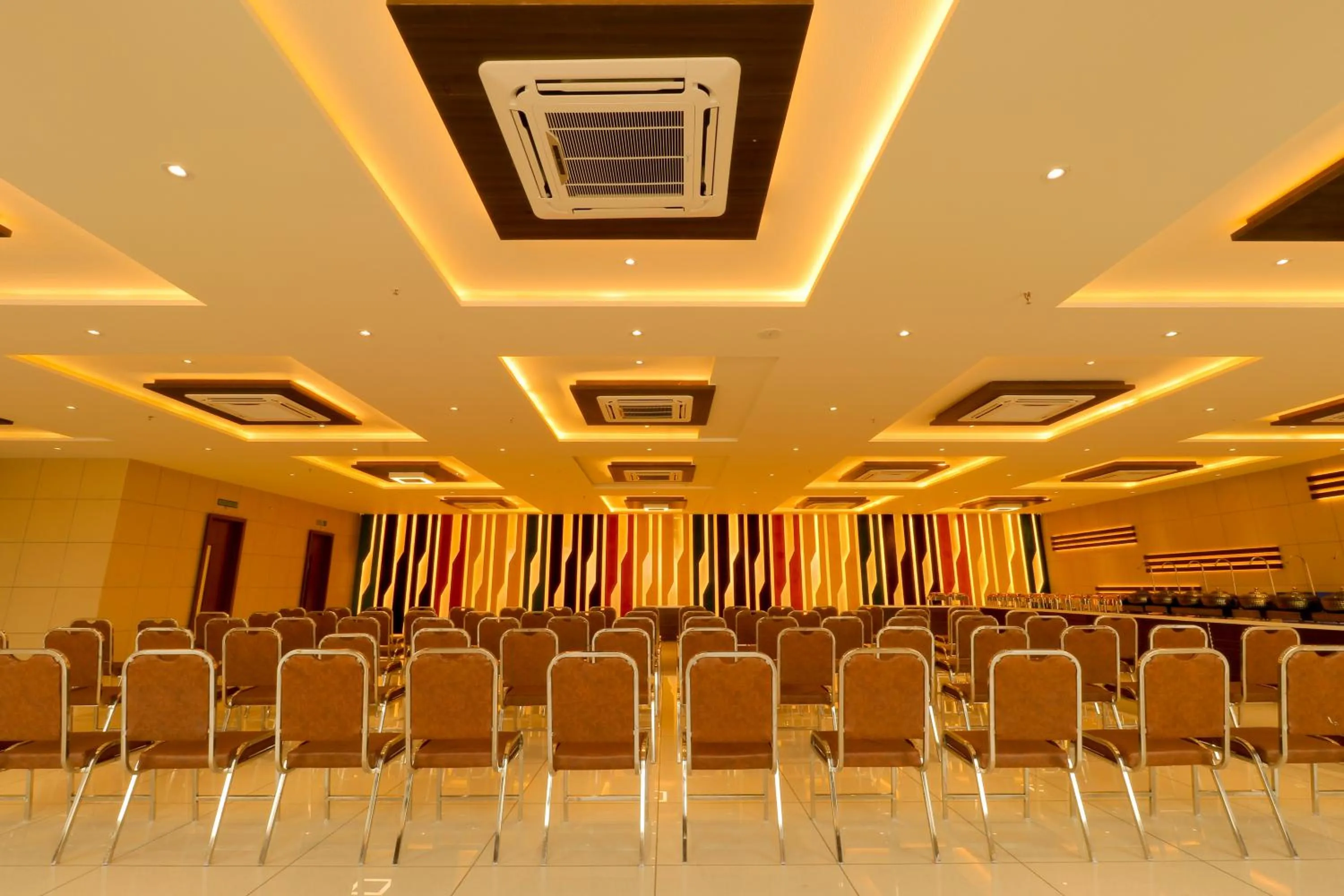 Banquet/Function facilities in Hotel Grand Darshan Vadodara