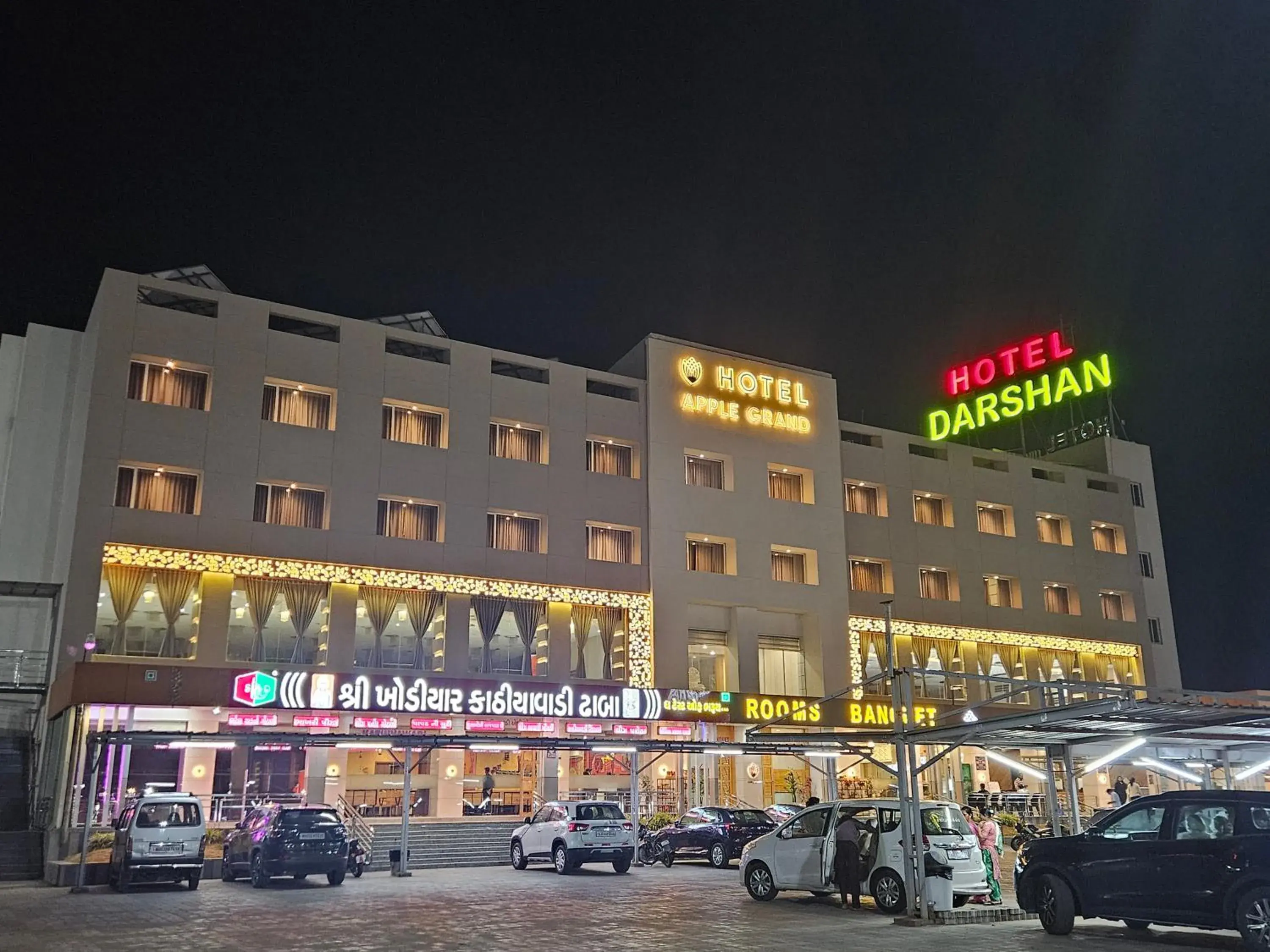 Property building in Hotel Grand Darshan Vadodara Property building in Hotel Grand Darshan Vadodara