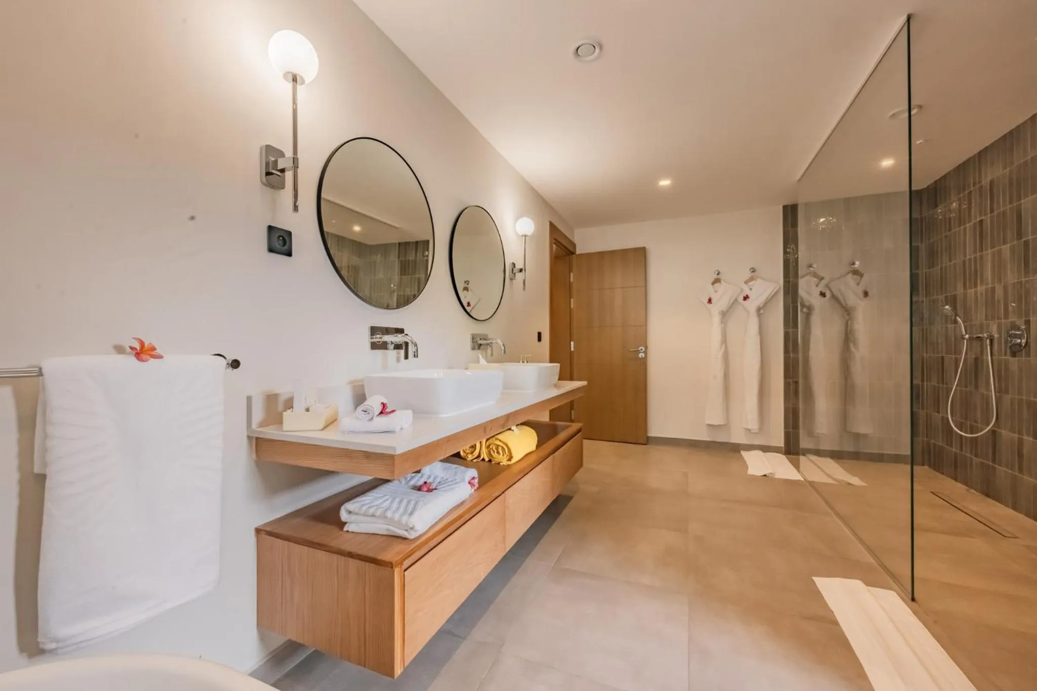 Shower in Legend Hill Residences and Spa