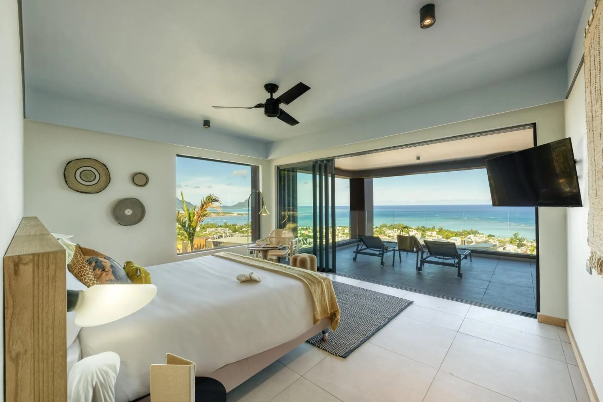 Bedroom, Bed in Legend Hill Residences and Spa