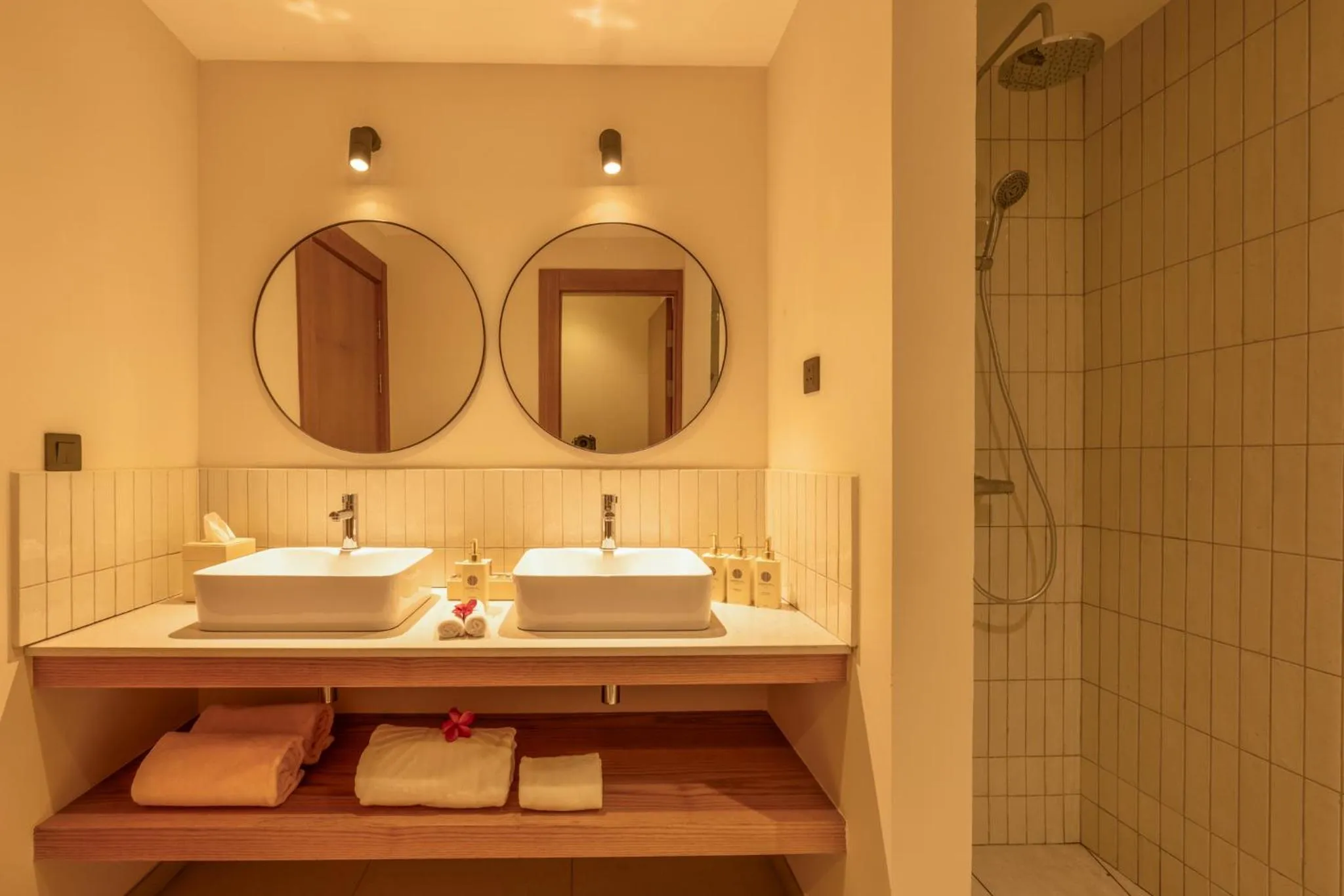 Shower in Legend Hill Residences and Spa