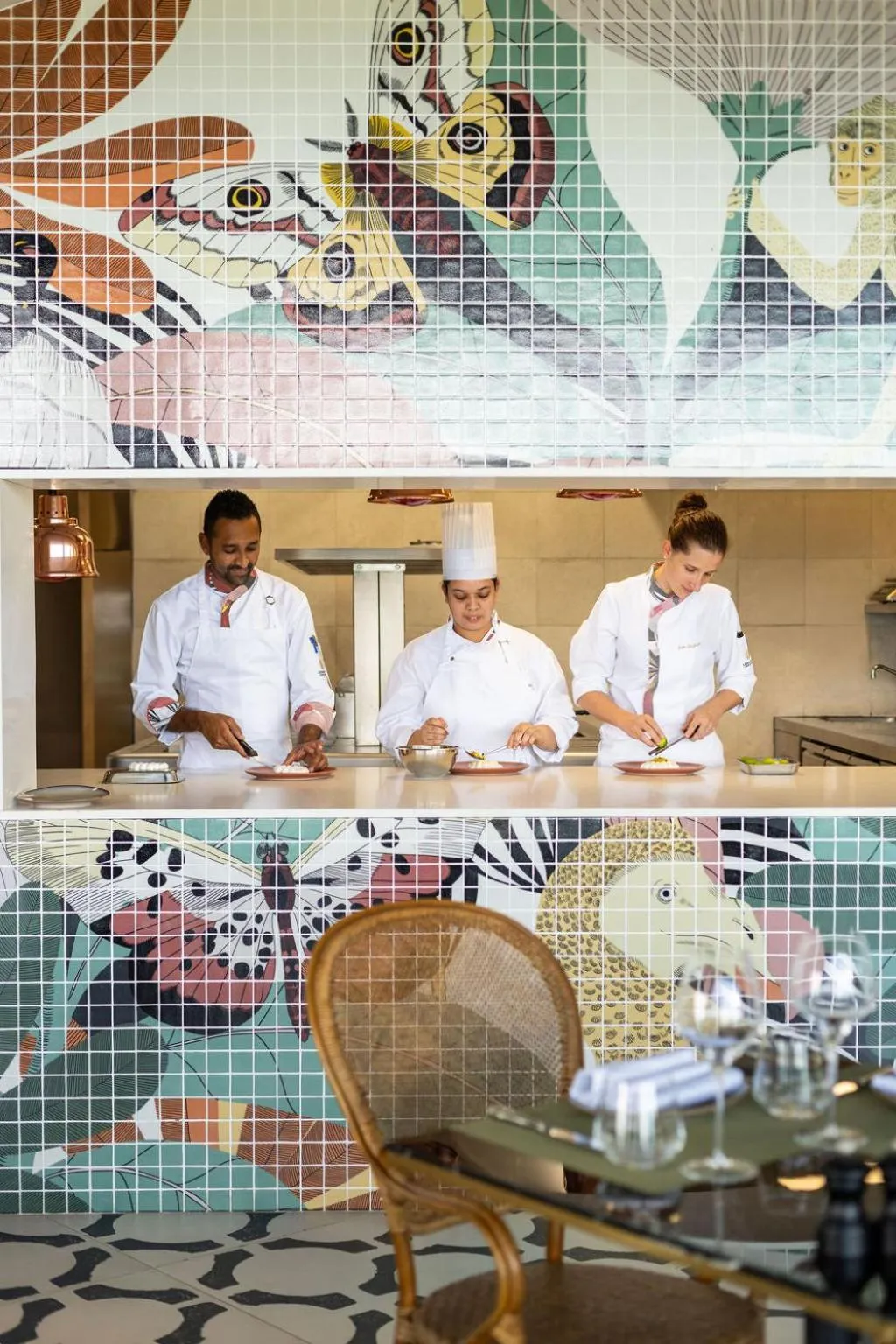 Restaurant/places to eat in Legend Hill Residences and Spa