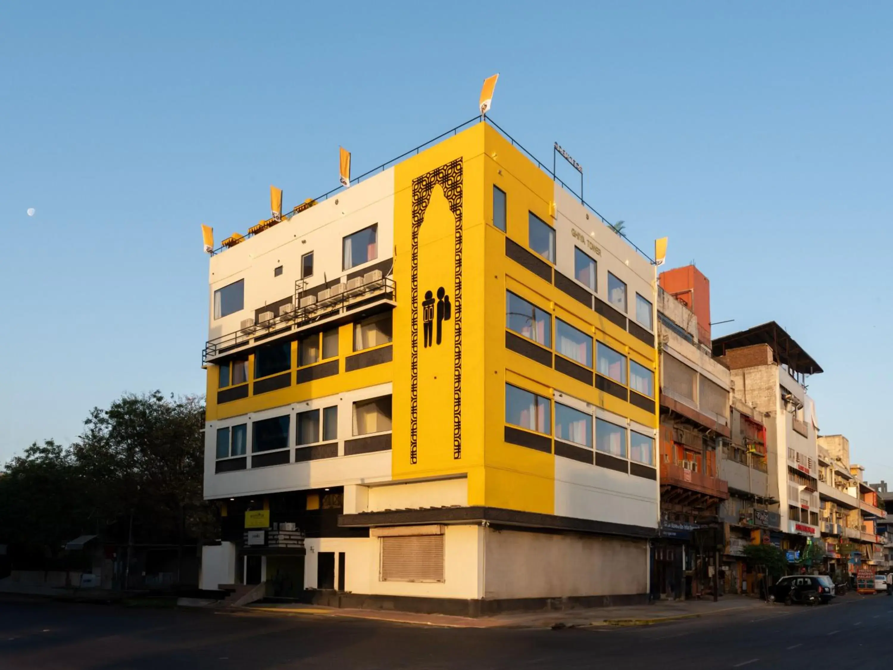 Property building in The Hosteller Jaipur, MI Road Property building in The Hosteller Jaipur, MI Road