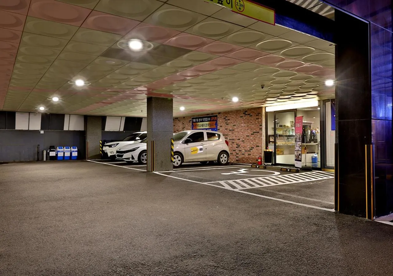 February Hotel Gimhae