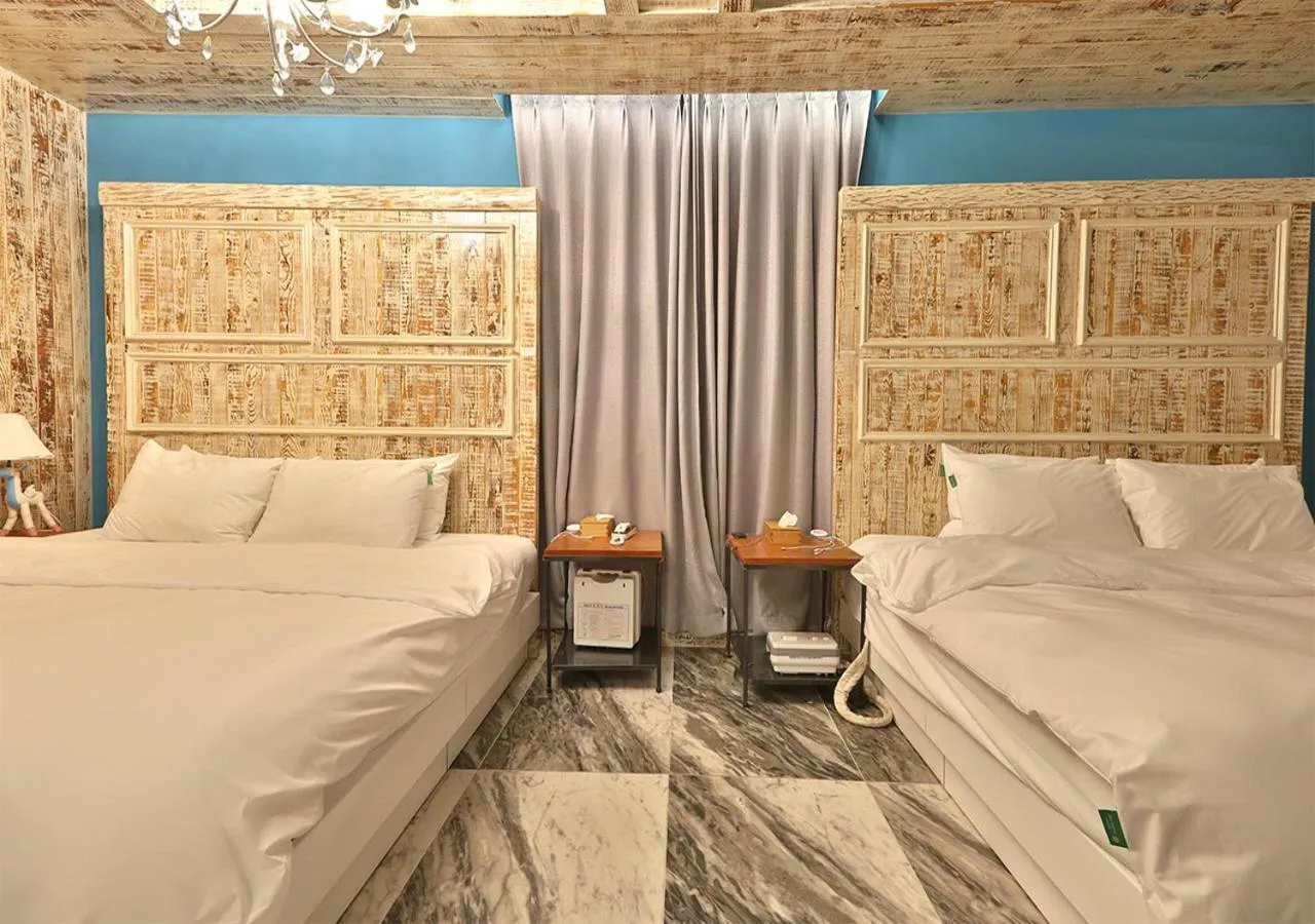 Bed in February Hotel Gimhae