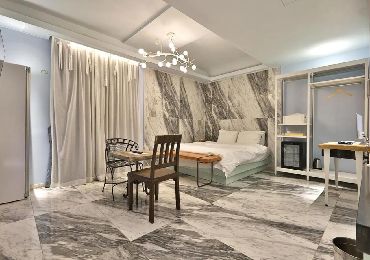 February Hotel Gimhae