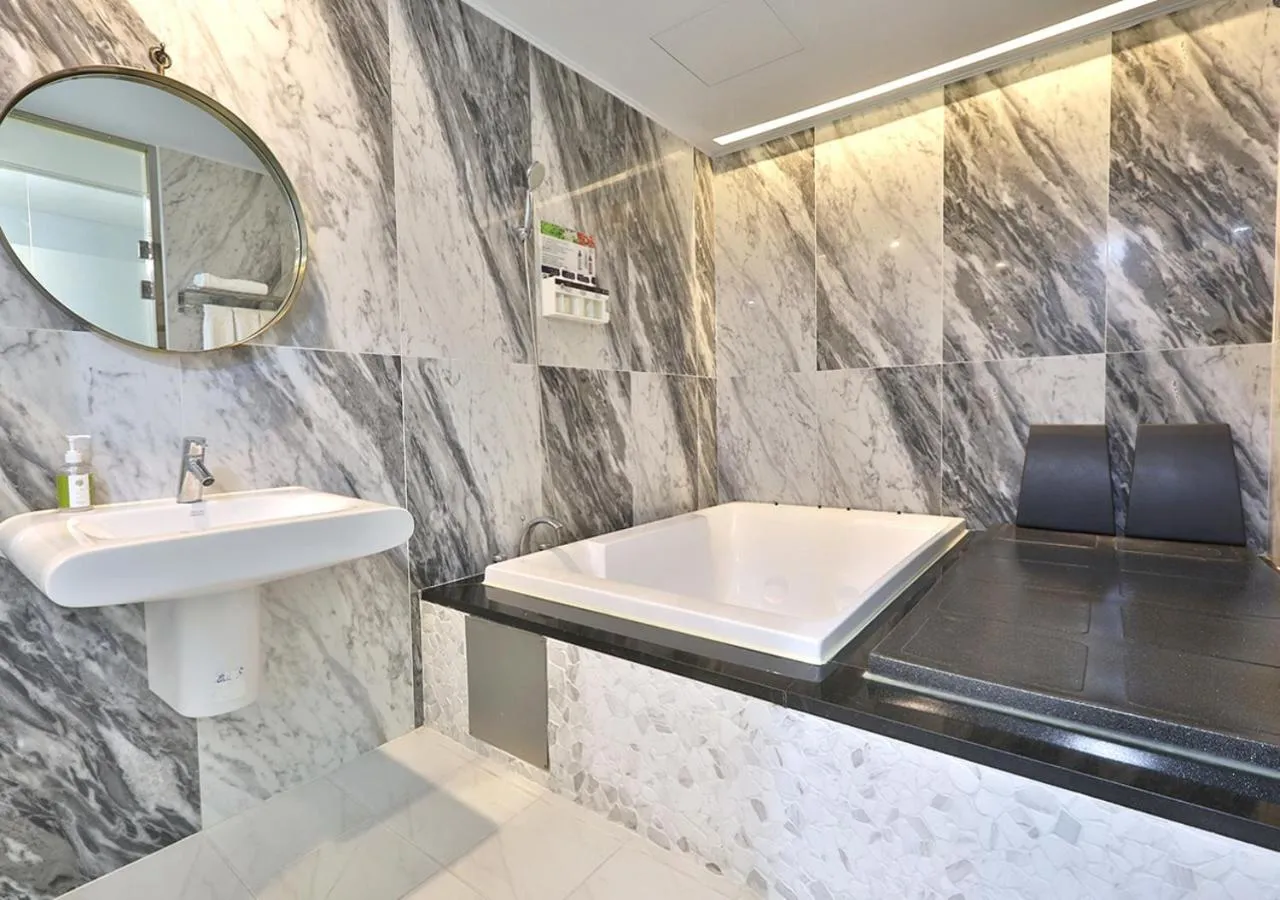 Bathroom in February Hotel Gimhae