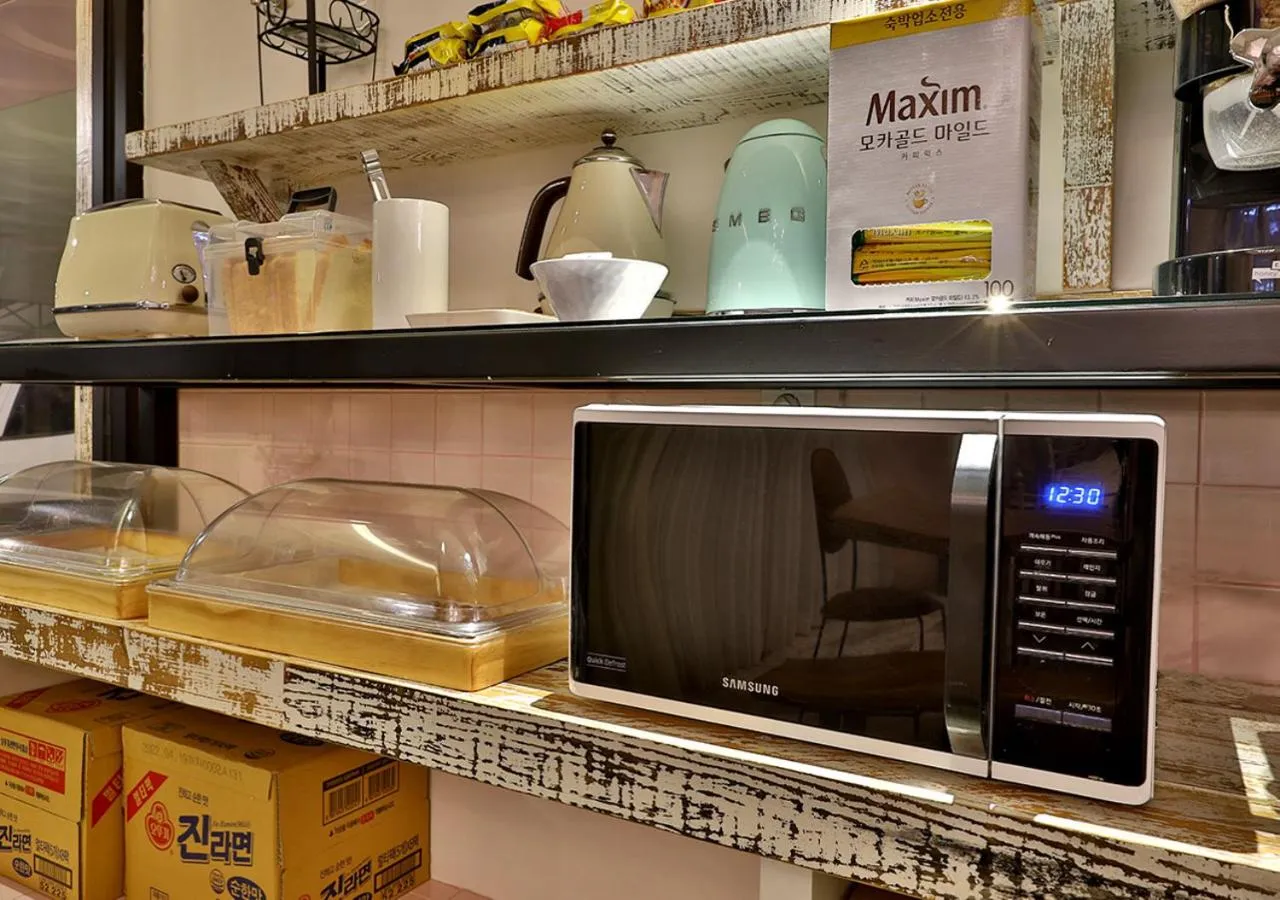 February Hotel Gimhae