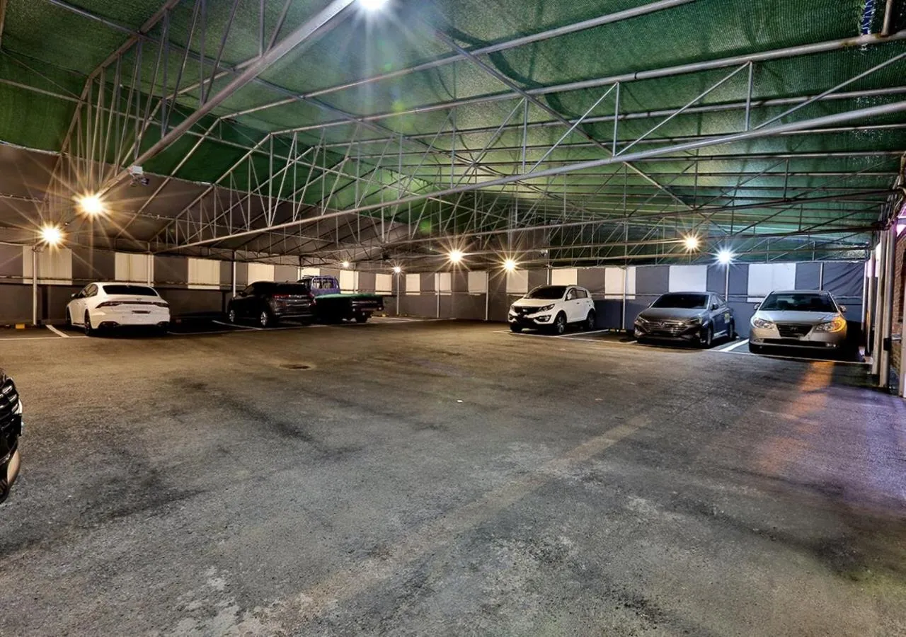 February Hotel Gimhae