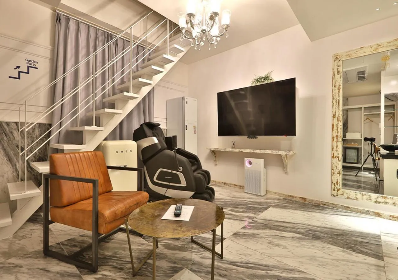 February Hotel Gimhae