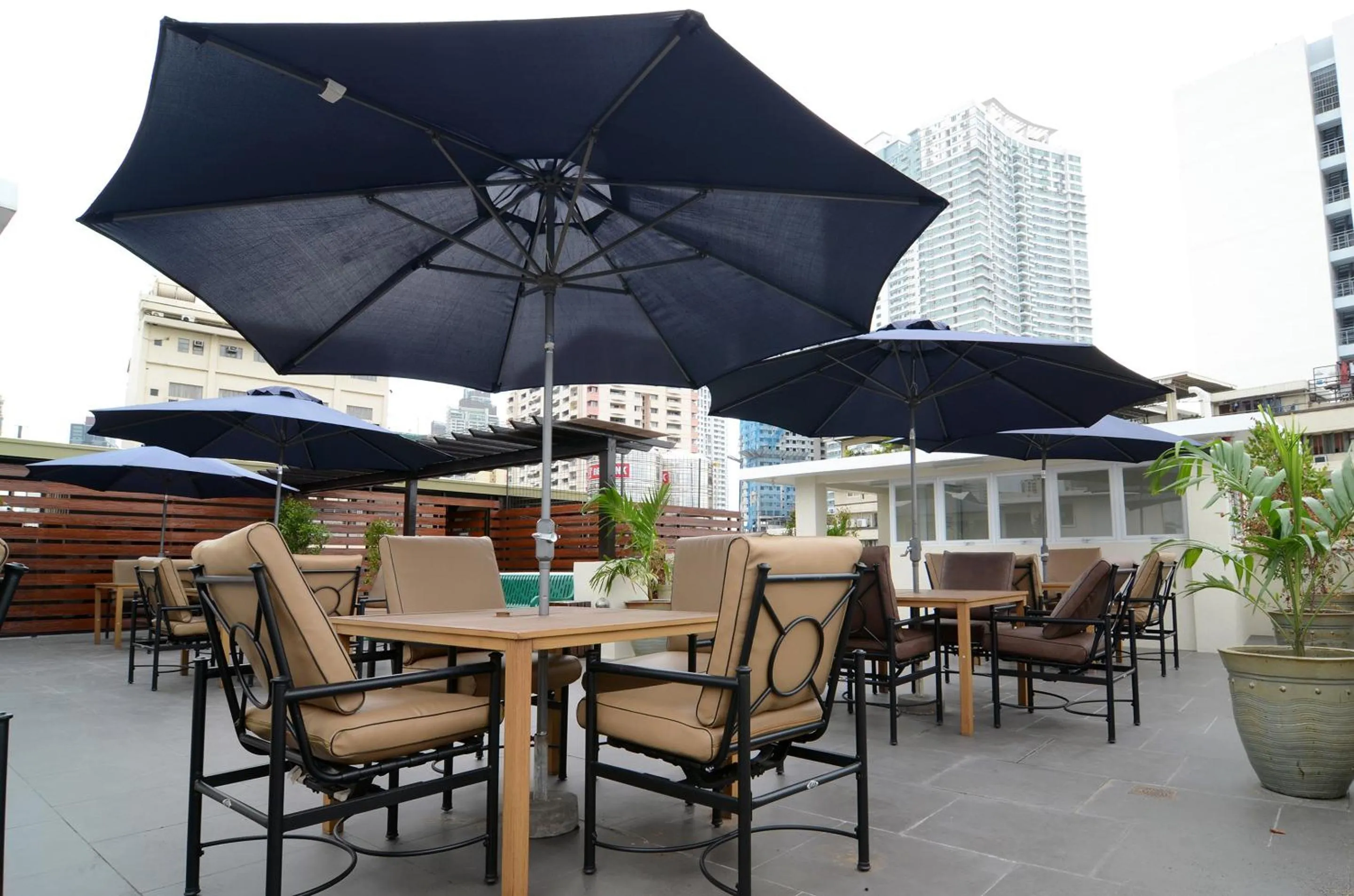 Property building in Regina Hometel