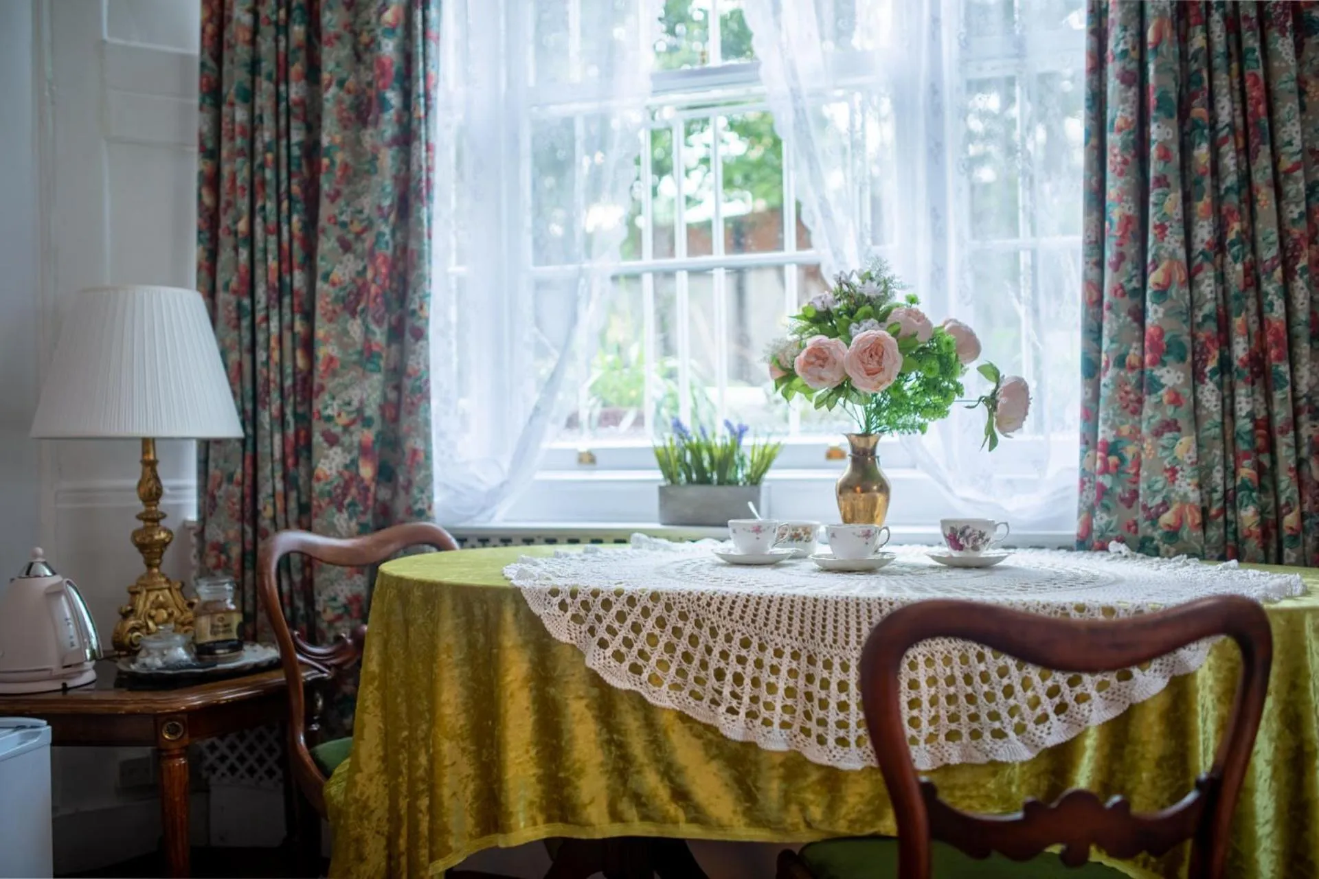 Dining area in Dawson Place, Juliette's Bed and Breakfast