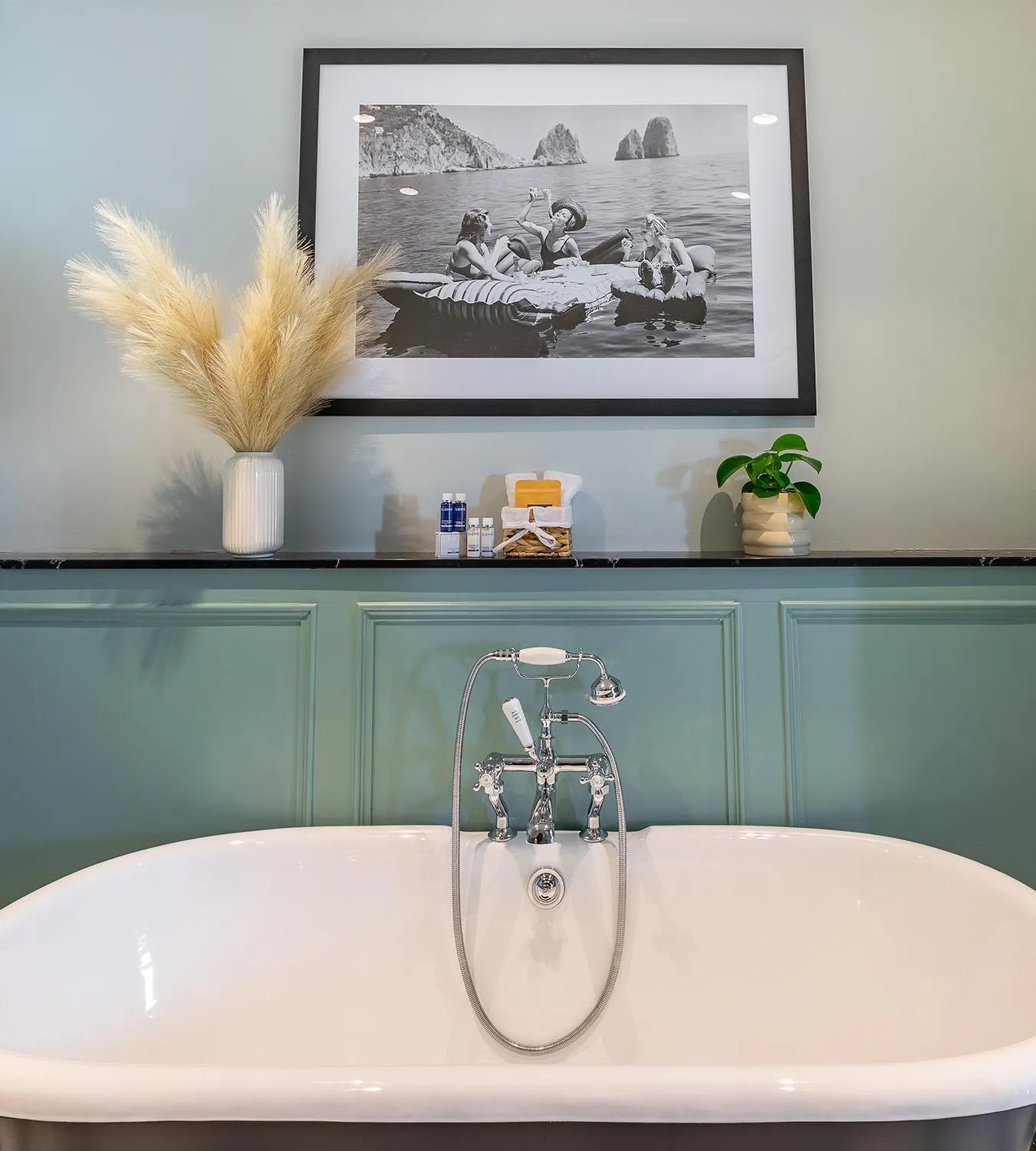 Deluxe Double Room with Bath in The Albion