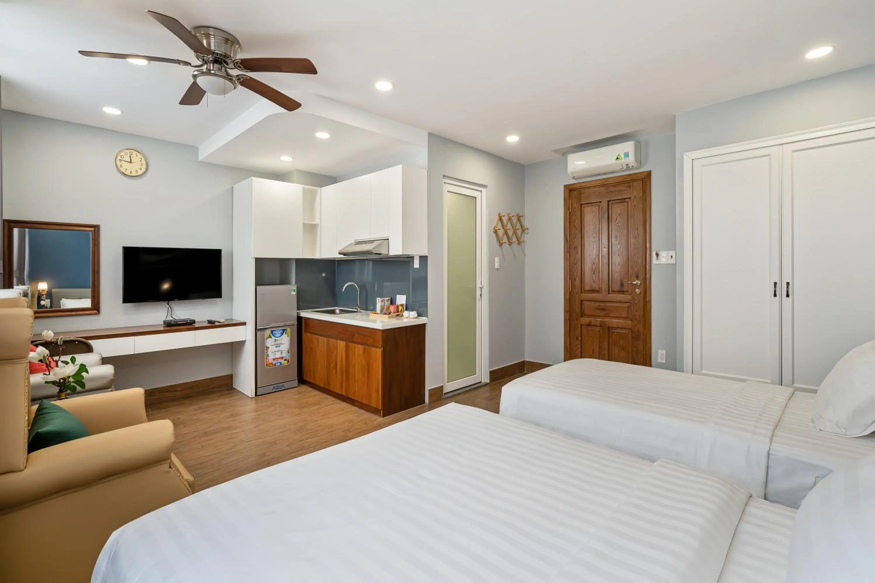 Communal lounge/ TV room, Bed in El Ocaso Boutique Hotel