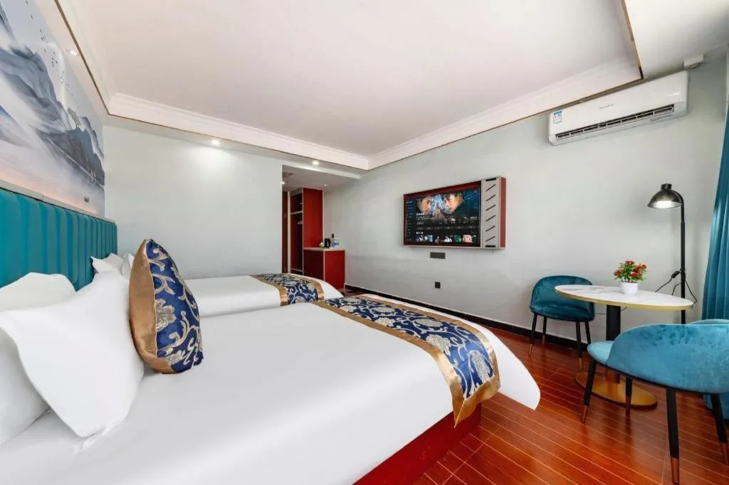 Bed in Yue Lai Yue Hotel