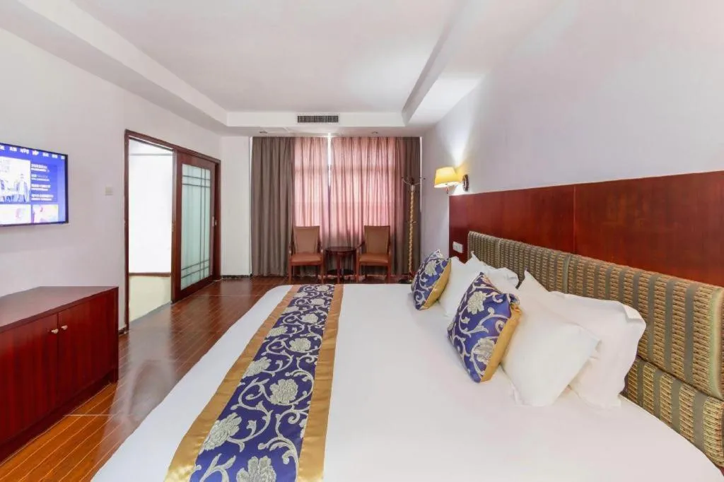 Bed in Yue Lai Yue Hotel