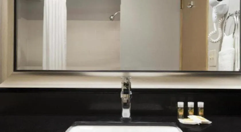 Days Inn by Wyndham Lacey Olympia Area