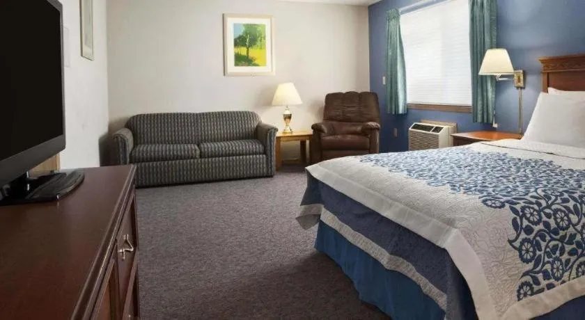 Bed in Days Inn by Wyndham Lacey Olympia Area