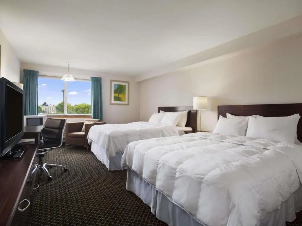 Bed in Days Inn by Wyndham Lacey Olympia Area