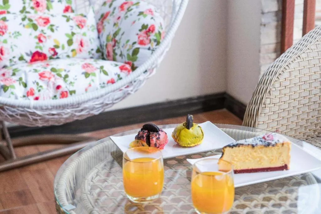 LARNG YAY  Riverview Resort Hotel