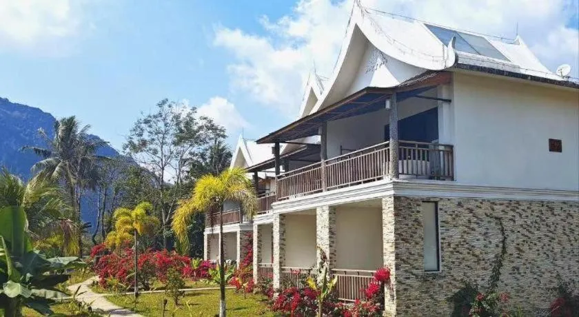 LARNG YAY  Riverview Resort Hotel