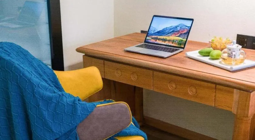 LARNG YAY  Riverview Resort Hotel