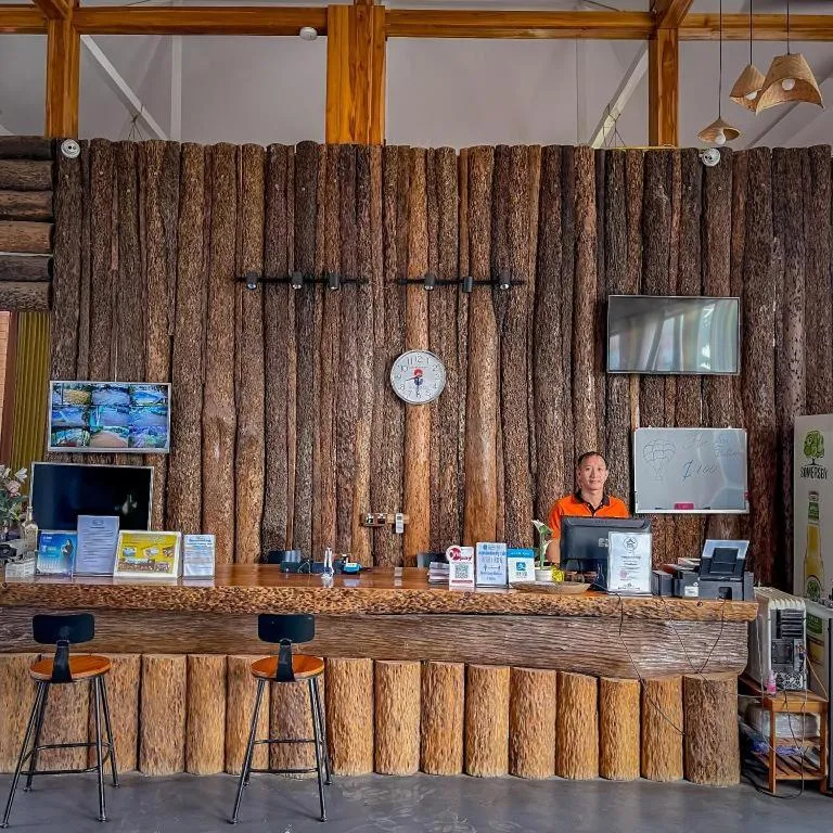 LARNG YAY  Riverview Resort Hotel