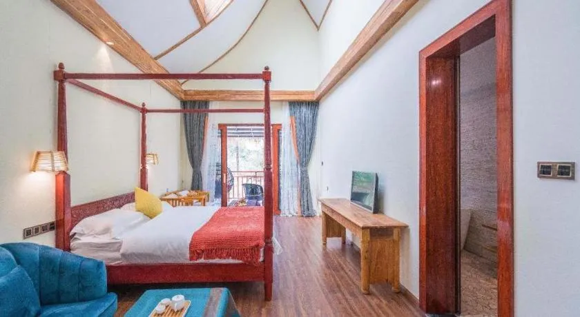 Bed in LARNG YAY  Riverview Resort Hotel