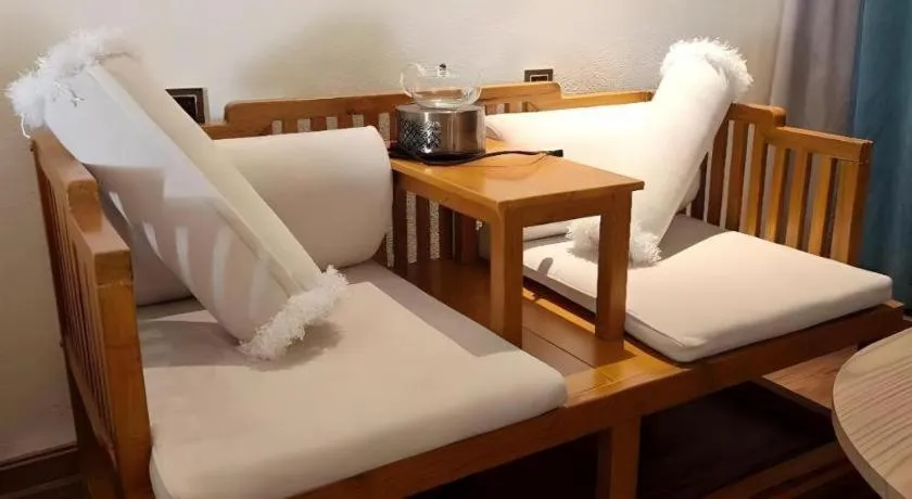 LARNG YAY  Riverview Resort Hotel