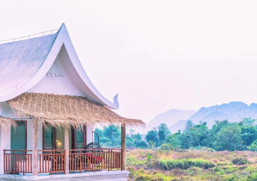 LARNG YAY  Riverview Resort Hotel