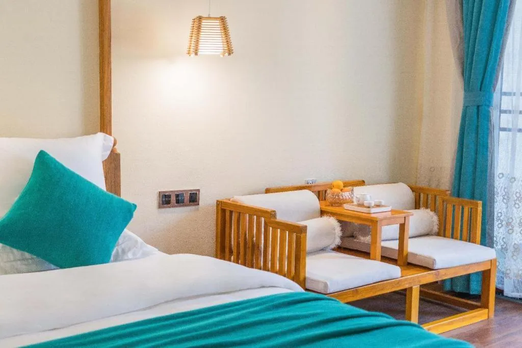 Bed in LARNG YAY  Riverview Resort Hotel