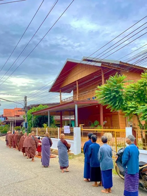 Le Moon Hotel