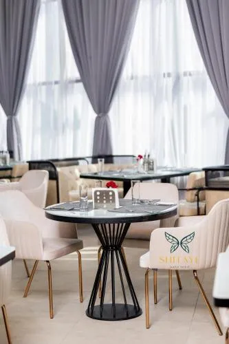 Restaurant/places to eat in Shitaye Suite Hotel