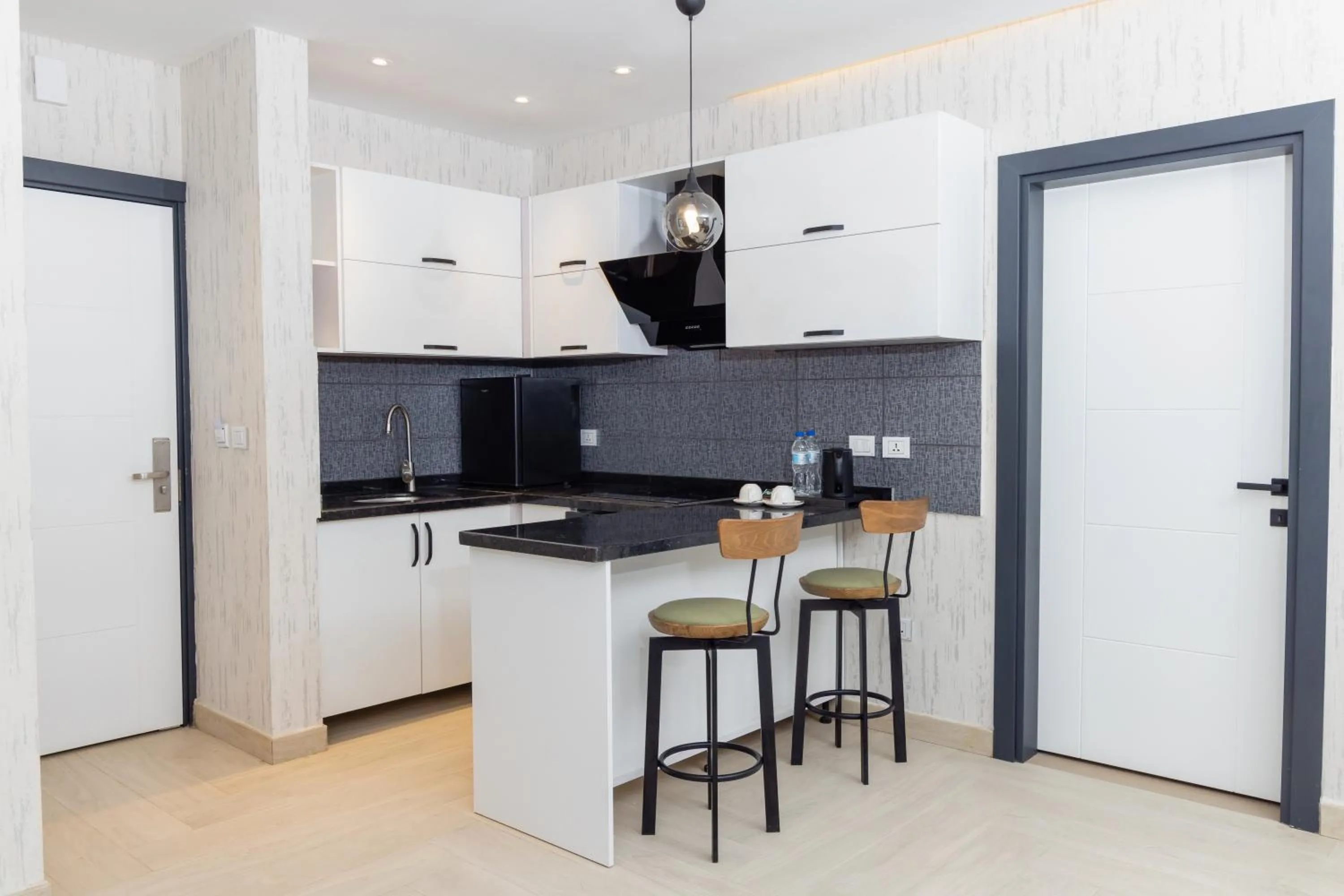 Kitchen or kitchenette in Shitaye Suite Hotel