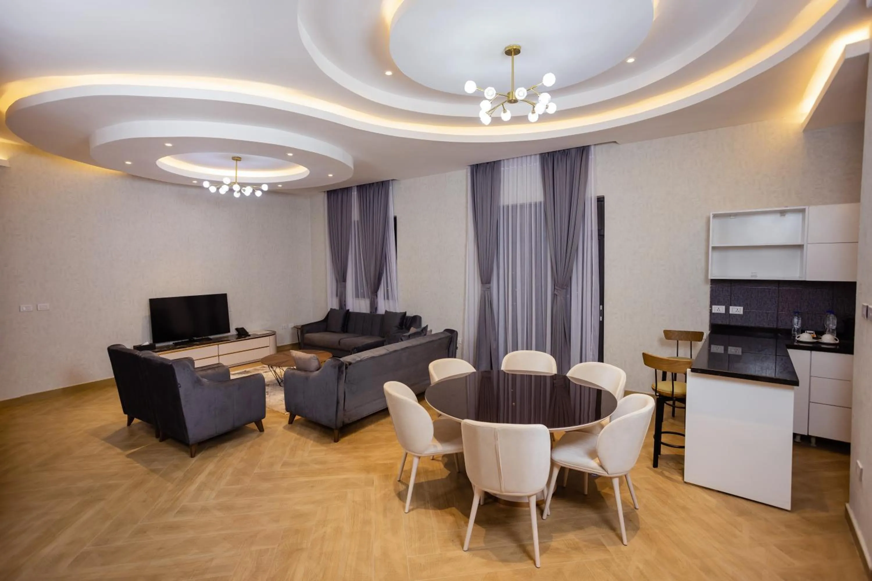 TV and multimedia in Shitaye Suite Hotel