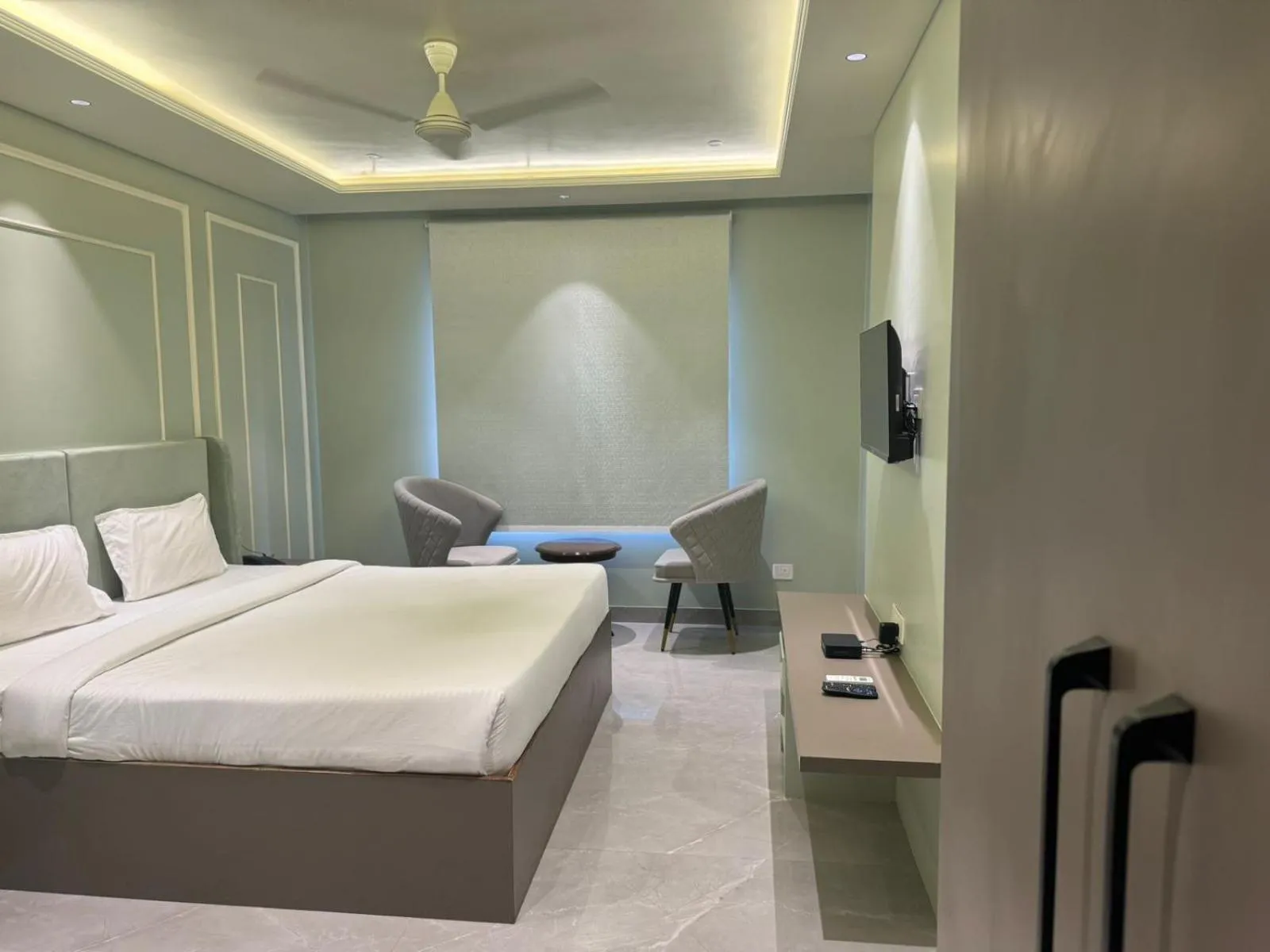 Bed in THE URBAN VILLA